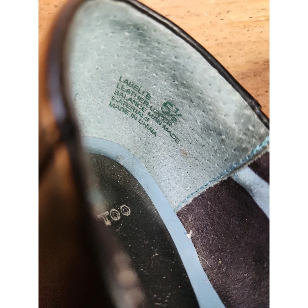Me Too Penny Loafers, Square Toe, Black Sz 5.5. Excellent Condition